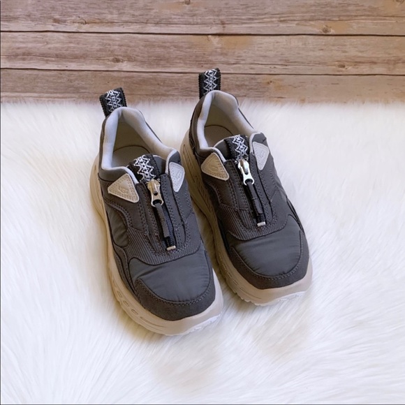 UGG CA805 Zip Sneakers In Charcoal - Picture 3 of 7